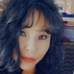 Meet your Posher, Maxine